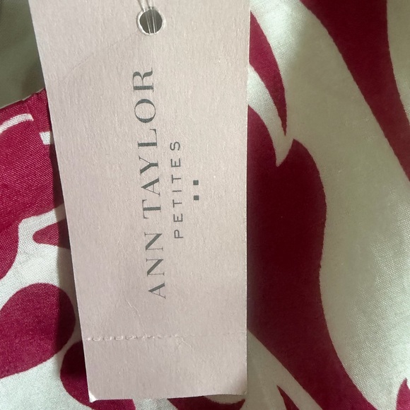 Ann Taylor Loft Floral Pink and White Silk Blend A line Skirt size 2P NWT - Picture 8 of 12